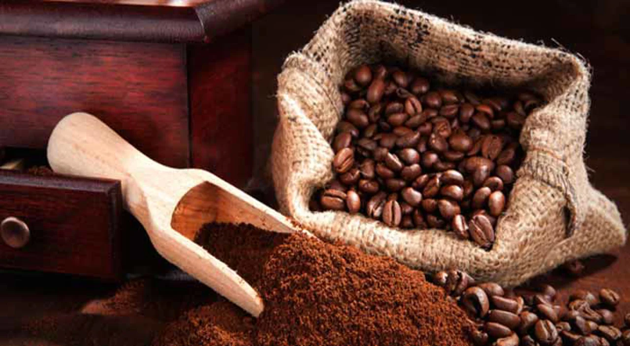 قهوه مانده را چطور تازه کنیم؟ راههای رفع ماندگی قهوه و افزایش عطر و طعم